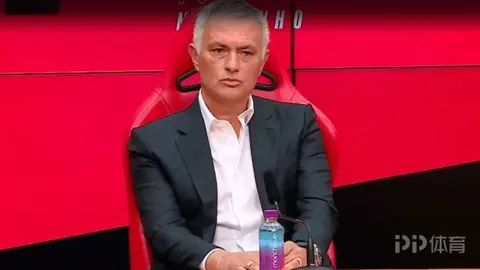 杨文龙在哈尔滨亚冬会男子单板滑雪大跳台夺冠