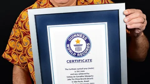 巴塞罗那官宣三将续约：莱万续至2026，双保险门将加盟